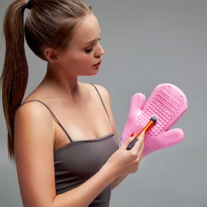 Brush Cleaner Glove